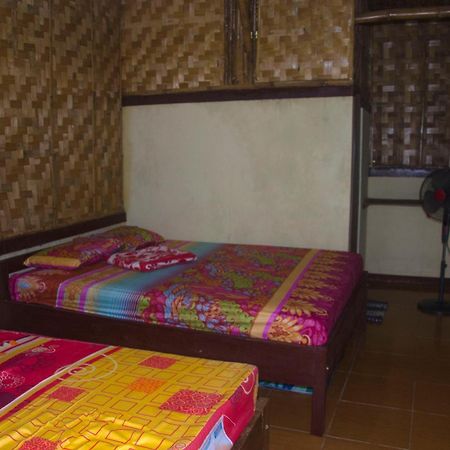 Red Island Bungalows Pasanggaran Exterior photo