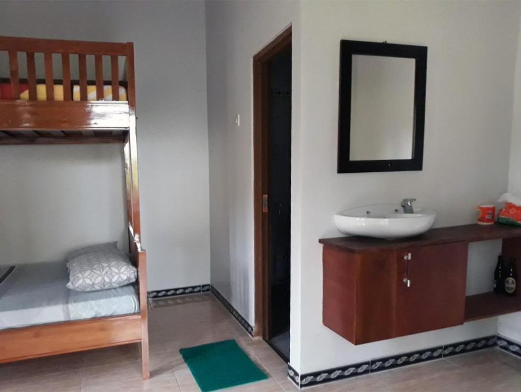 Red Island Bungalows Pasanggaran Room photo