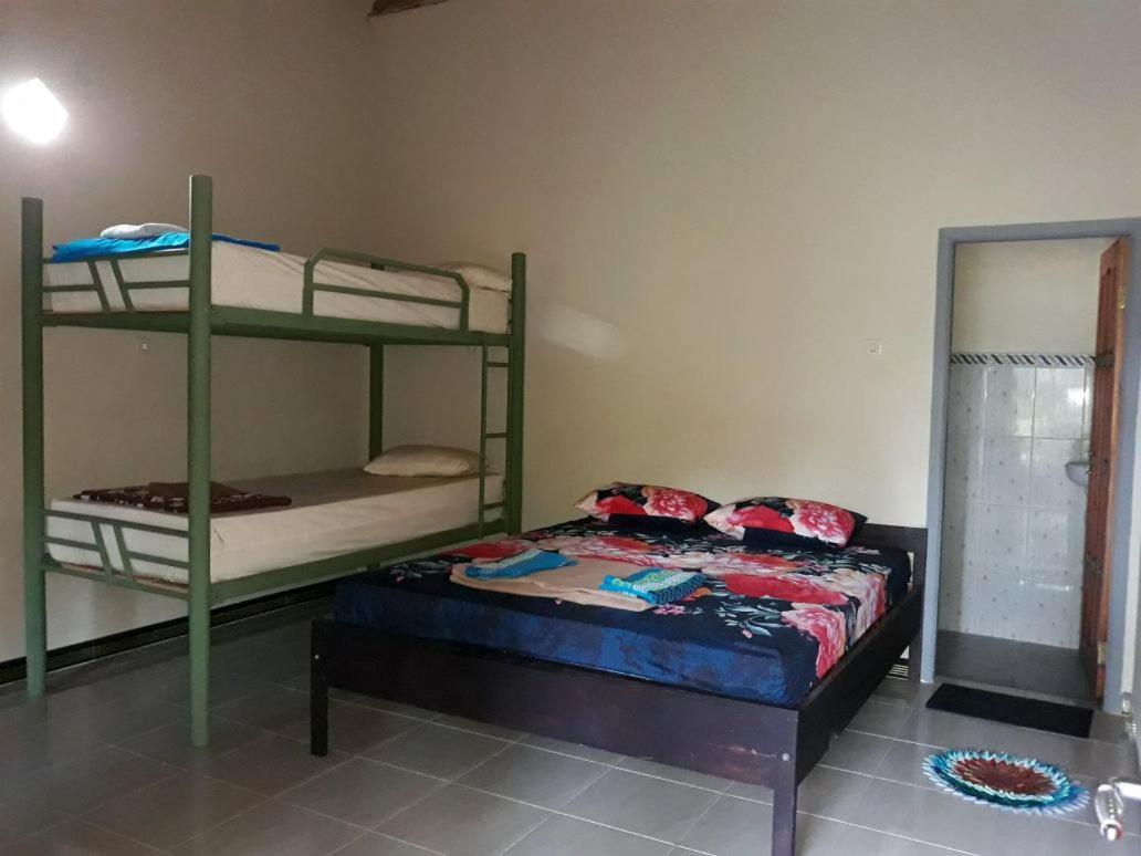 Red Island Bungalows Pasanggaran Room photo