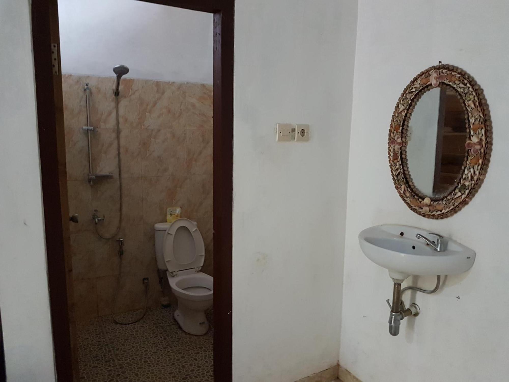 Red Island Bungalows Pasanggaran Room photo