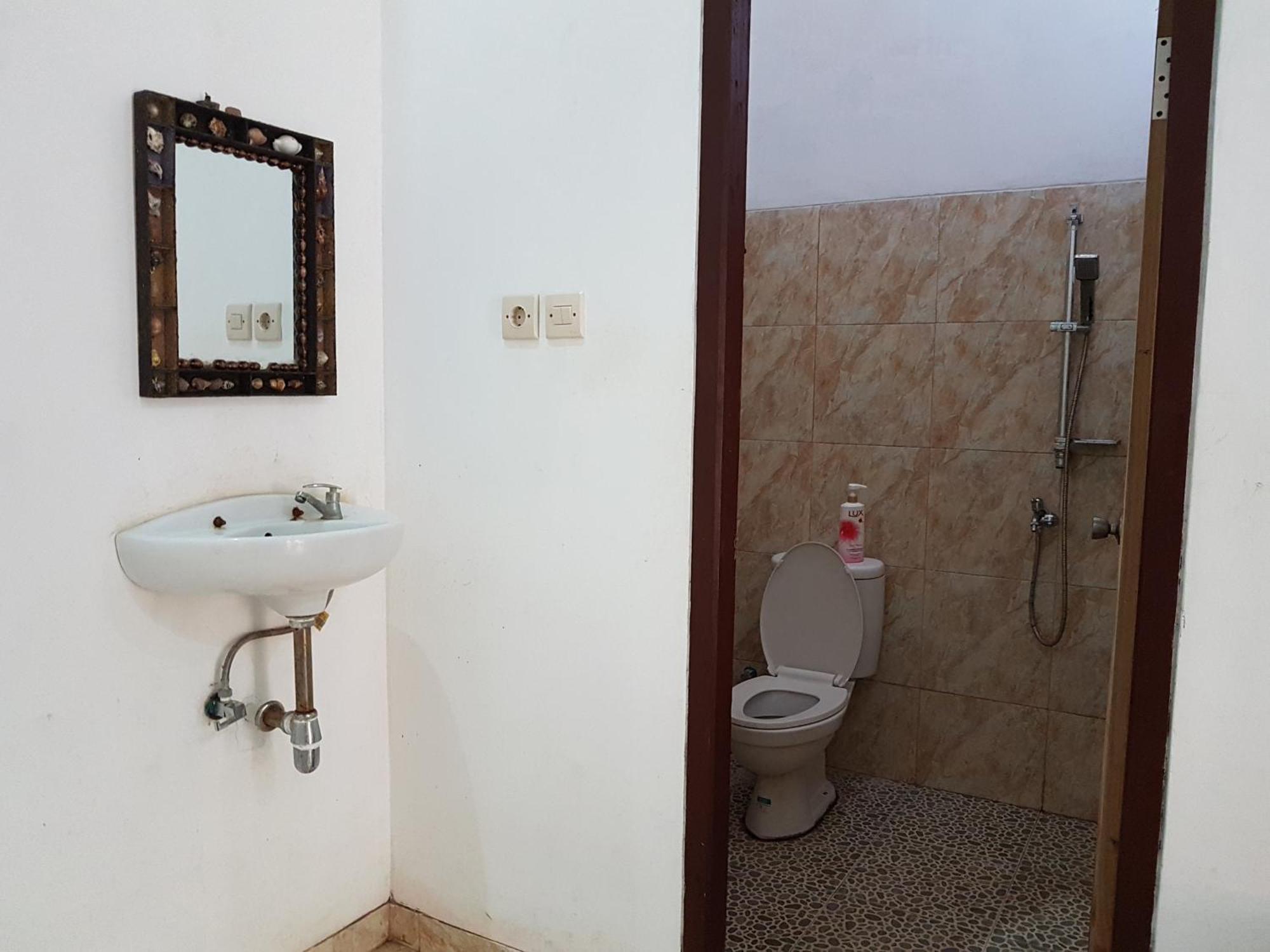 Red Island Bungalows Pasanggaran Room photo