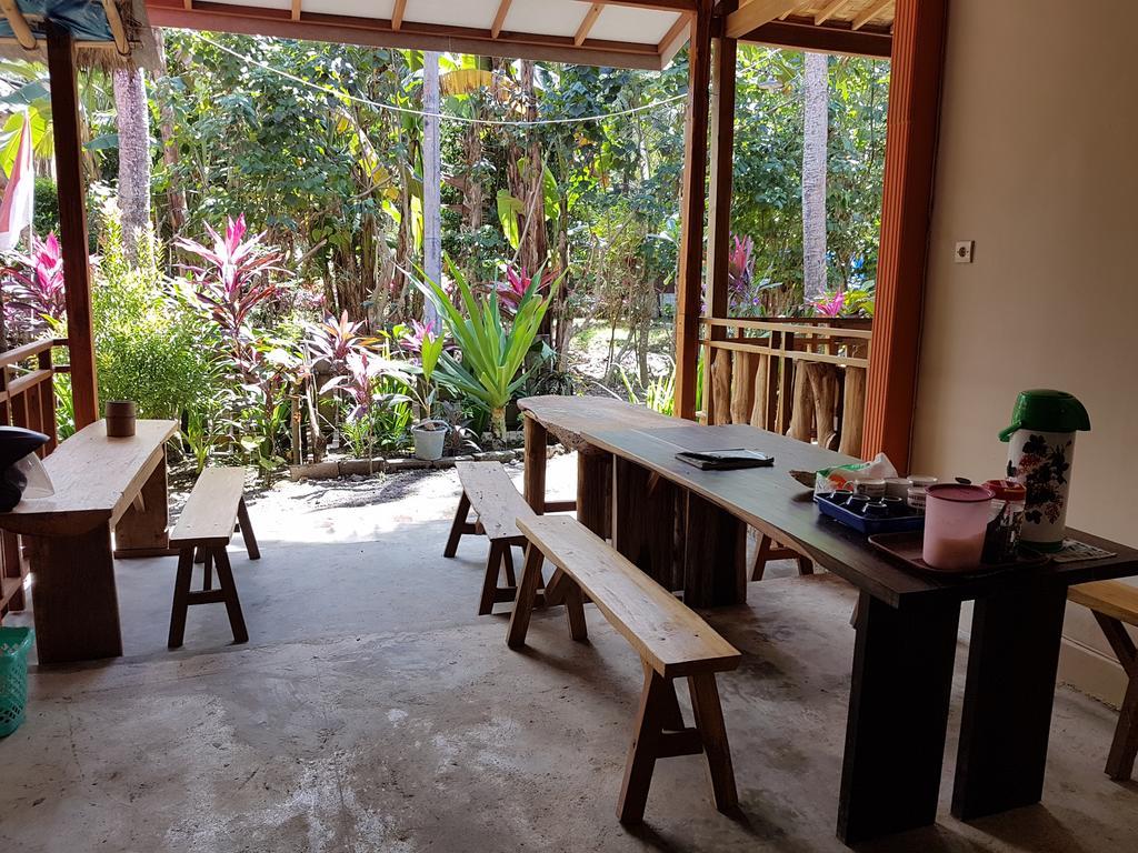 Red Island Bungalows Pasanggaran Exterior photo