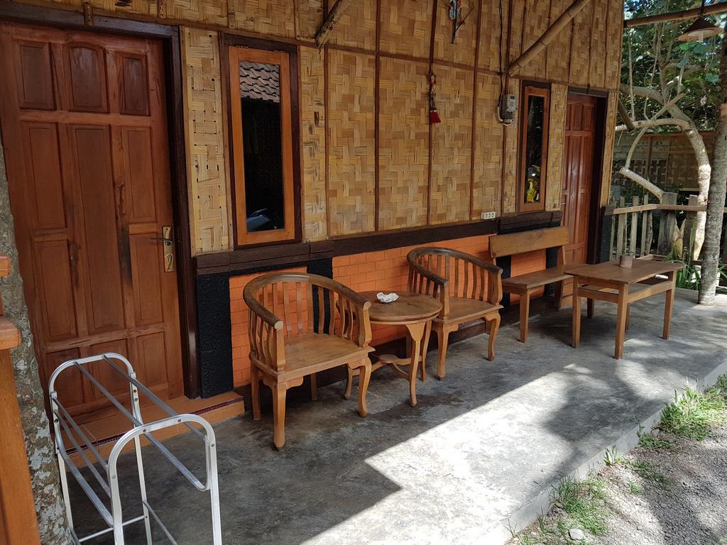 Red Island Bungalows Pasanggaran Exterior photo